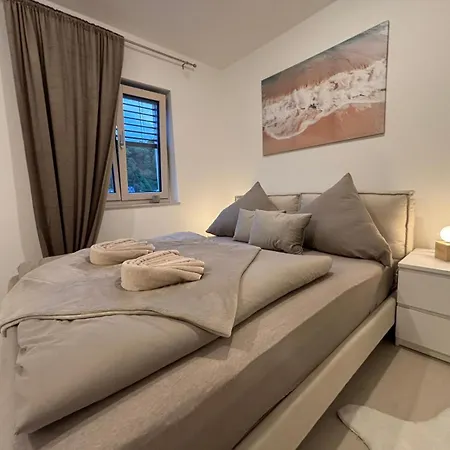 Donau Living New Near And Highway Apartment *
