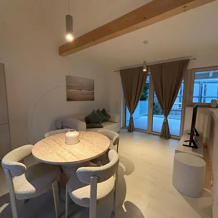 Donau Living New Near And Highway Linz