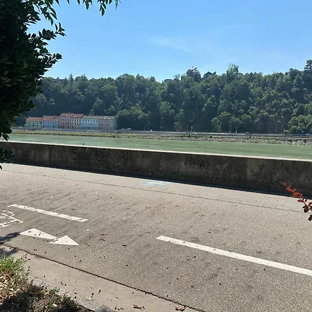 Donau Living New Near And Highway Linz