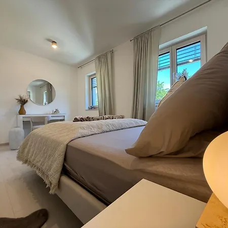 Apartment Donau Living New Near And Highway