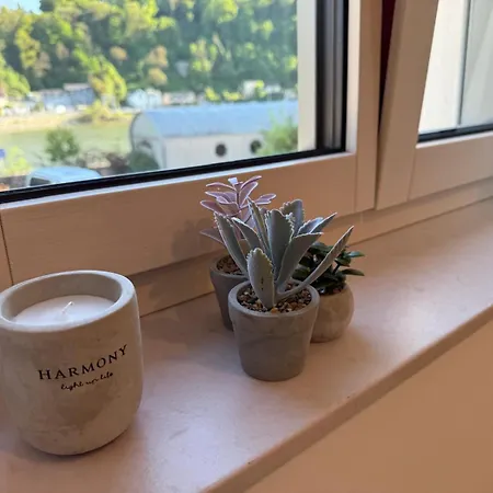 Donau Living New Near And Highway Linz